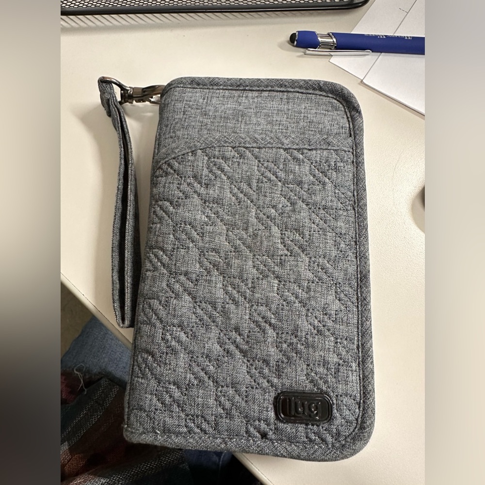 Lug wallet